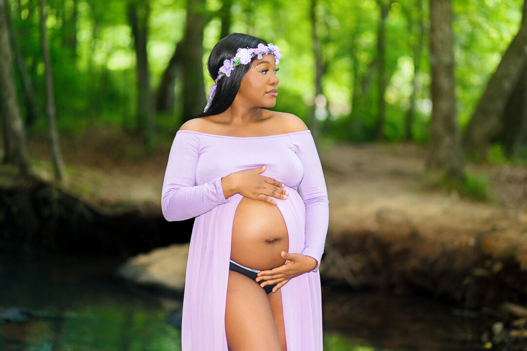 Outdoor maternity photography session in Atlanta, Georgia