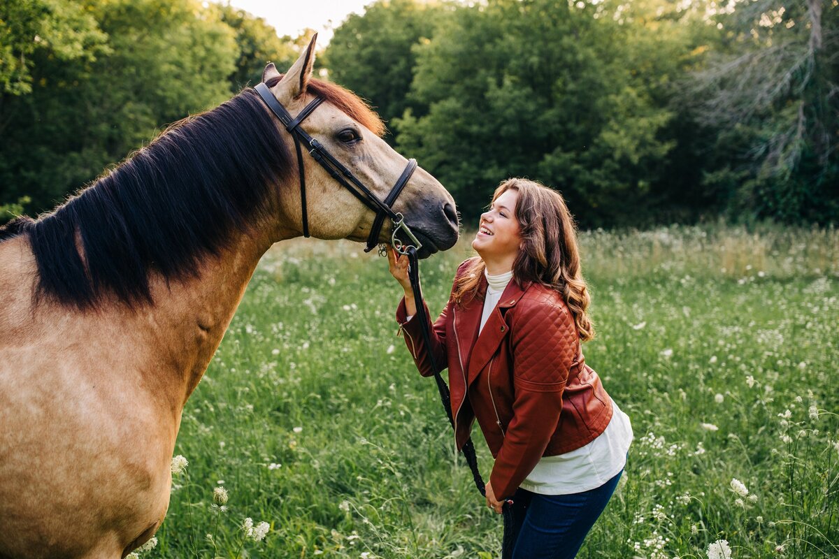 Senior-Photos-with-Horse-Milwaukee5