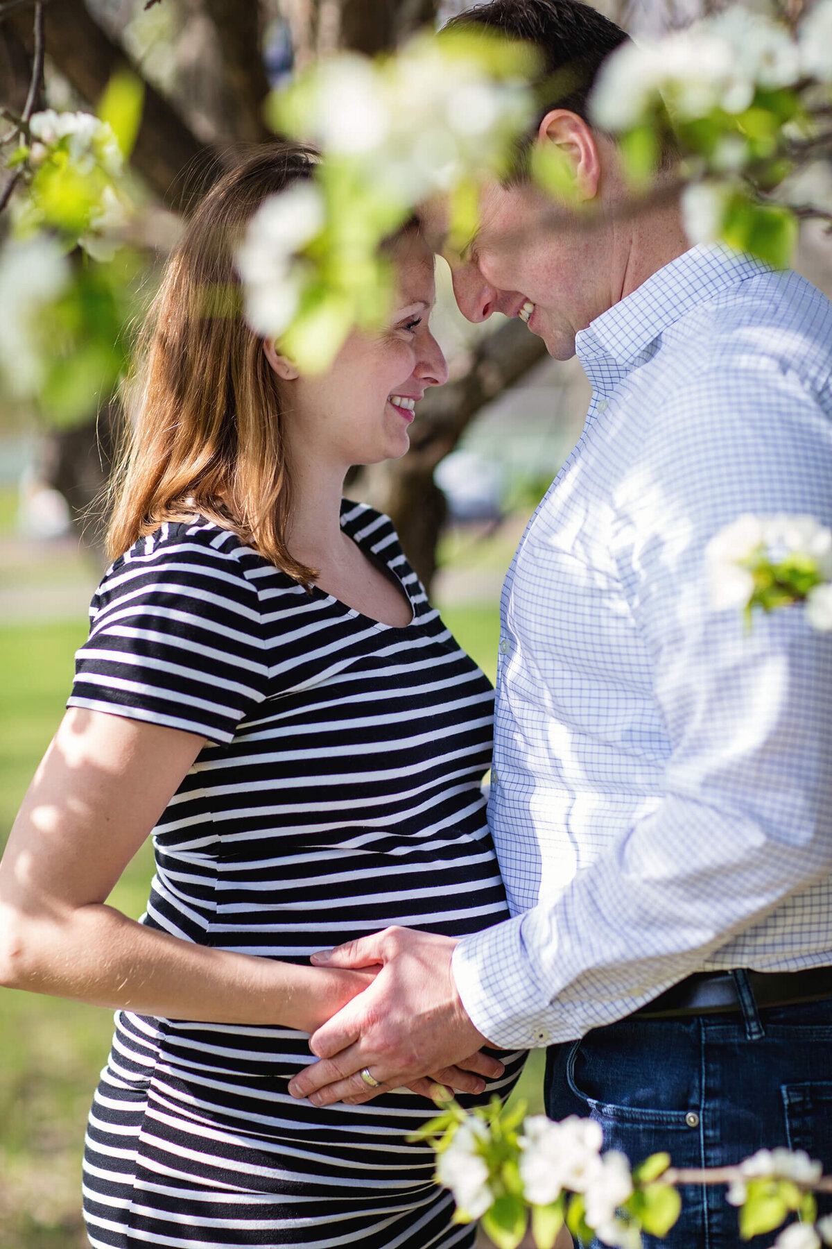 Spring Bloom Maternity Photography I Megan Norman Photography