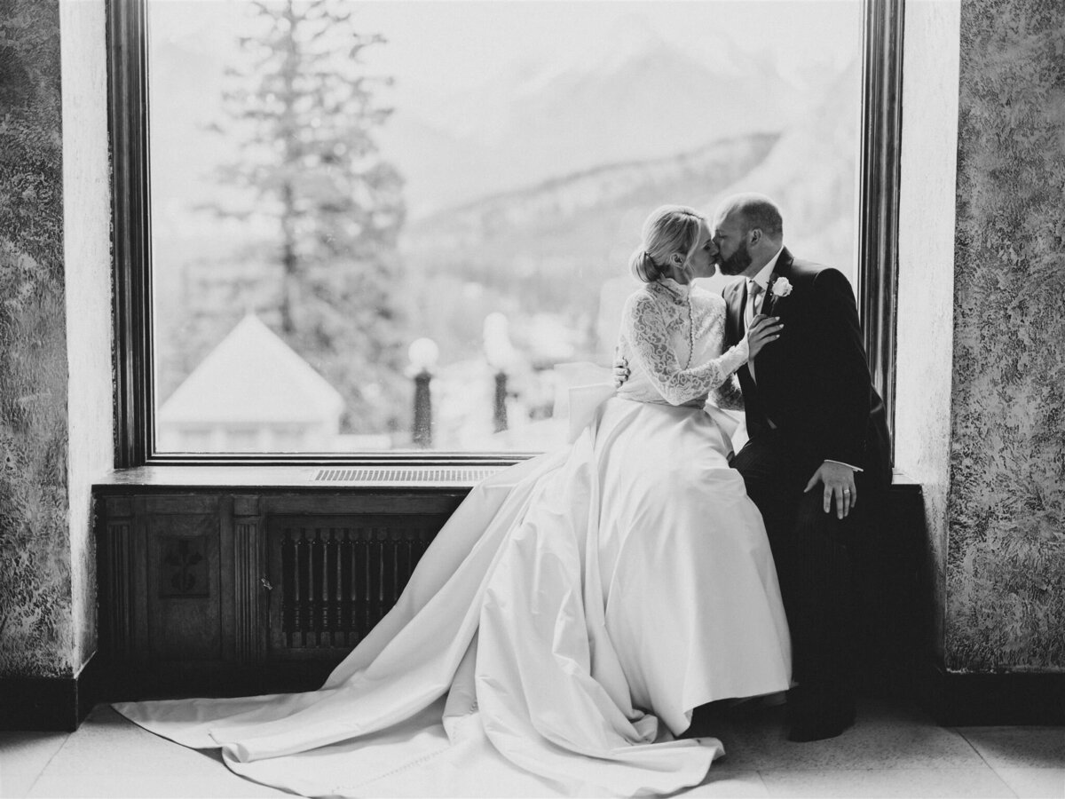 calgary_wedding_photographers_nicole_sarah_fairmont_banff_springs-415_websize