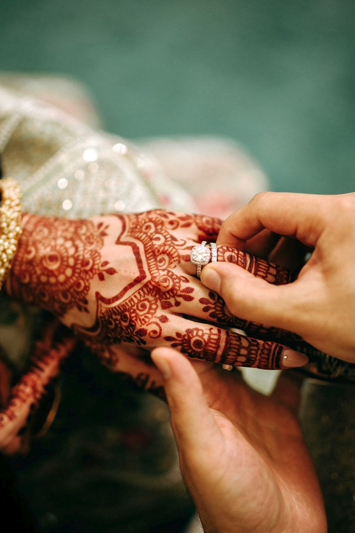sikh-wedding-ceremony-blue-pink-mehndi-ring