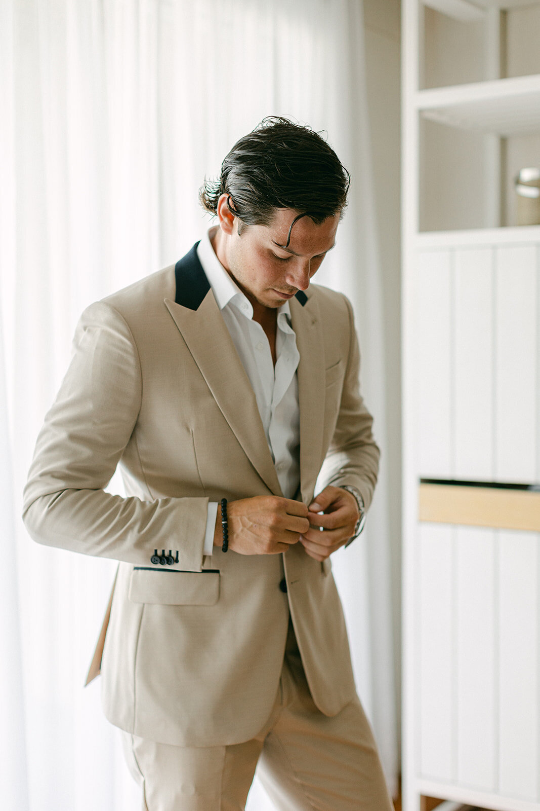 Meg Lee is a luxury Pittsburgh wedding photographer specializing in timeless, editorial, and heartfelt wedding photography for modern couples.