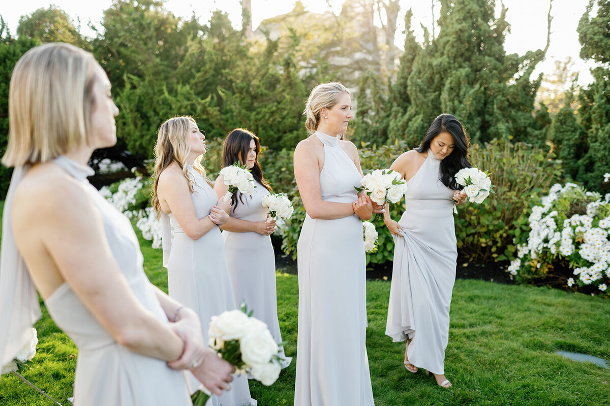 bridesmaids-at-castle-hill-inn-jen-strunk-events