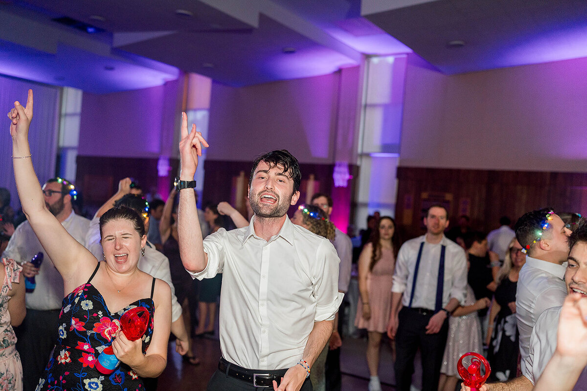 Eliana-Melmed-Photography-Chicago-LosAngeles-Jewish-WeddingPhotography-ElianaSklar-DanceFloor-00151