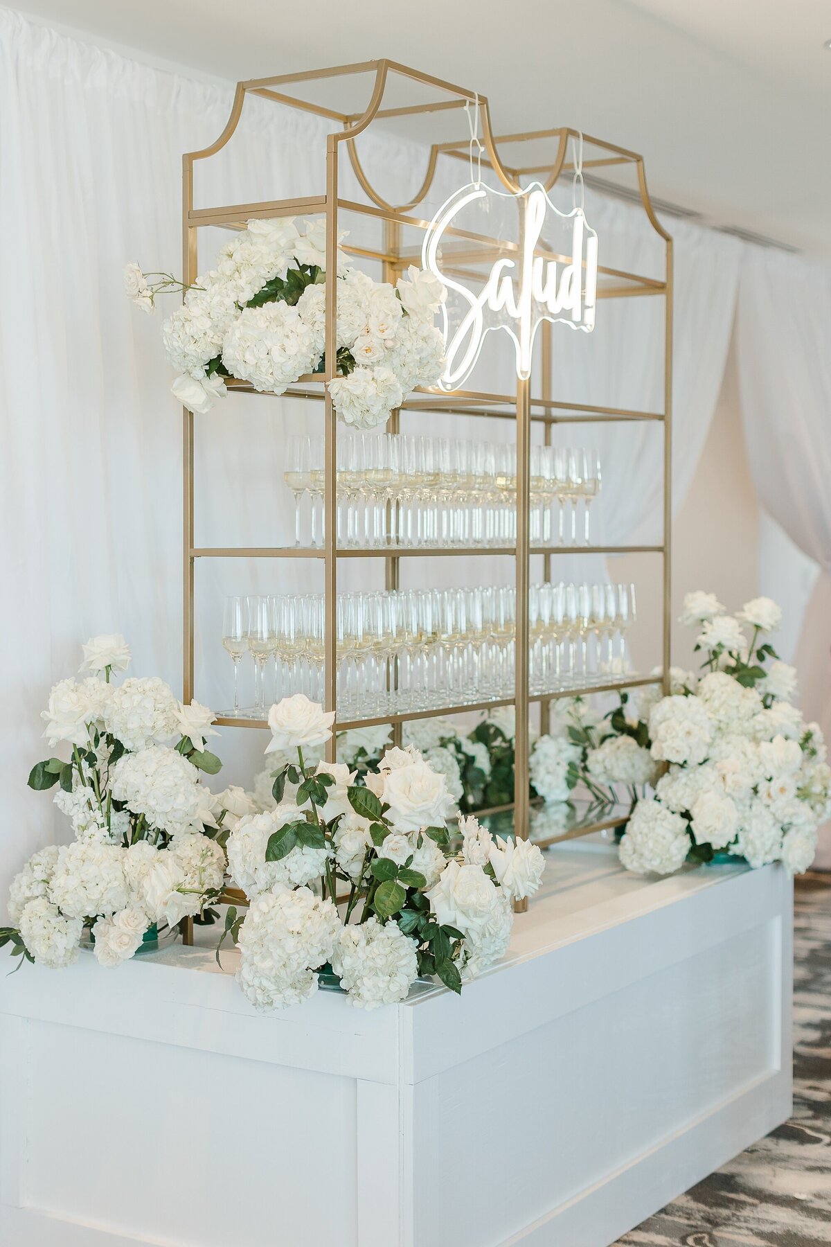 Chic Modern All White Wedding The Beaufort Hotel Brittanie Raquel Events_0025