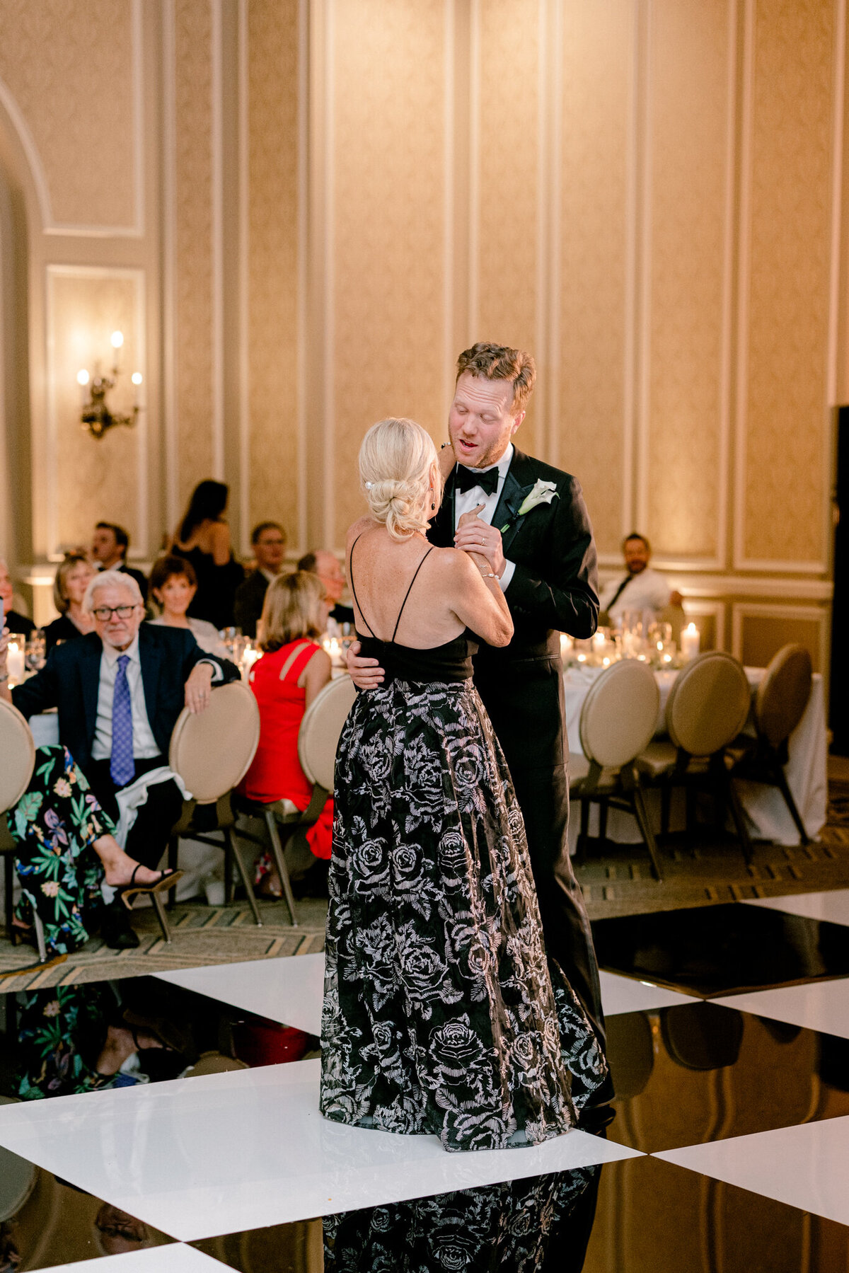Katelyn & Kyle's Wedding at the Adolphus Hotel | Dallas Wedding Photographer | Sami Kathryn Photography-321