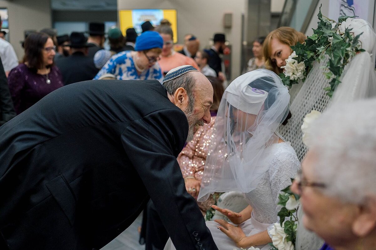 Eliana-Melmed-Photography-Chicago-LosAngeles-Jewish-WeddingPhotographer-CarmiKalman-Bedeken-00040