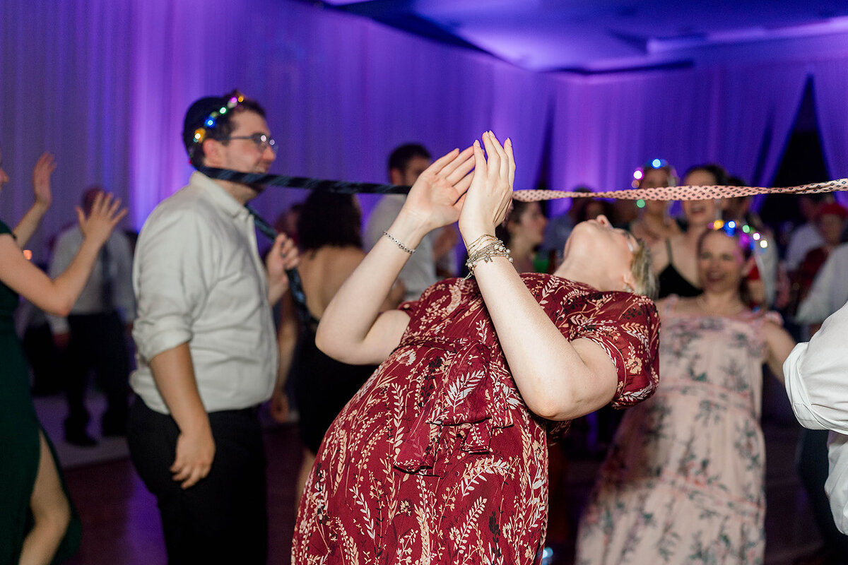Eliana-Melmed-Photography-Chicago-LosAngeles-Jewish-WeddingPhotography-ElianaSklar-DanceFloor-00176
