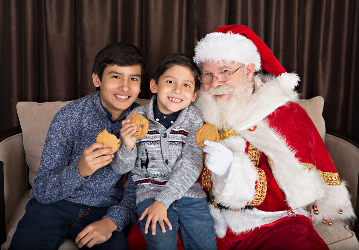San Antonio children and family holiday photography studio lifestyle Santa family photographer luxury photo studio