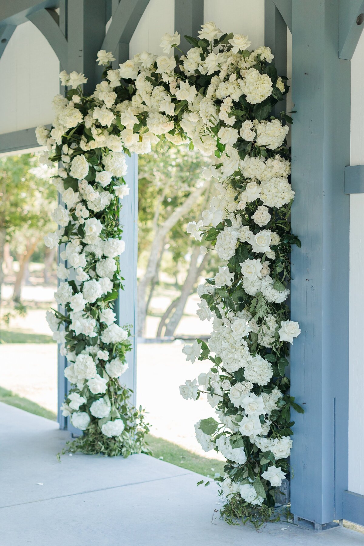 Chic Modern All White Wedding The Beaufort Hotel Brittanie Raquel Events_0010