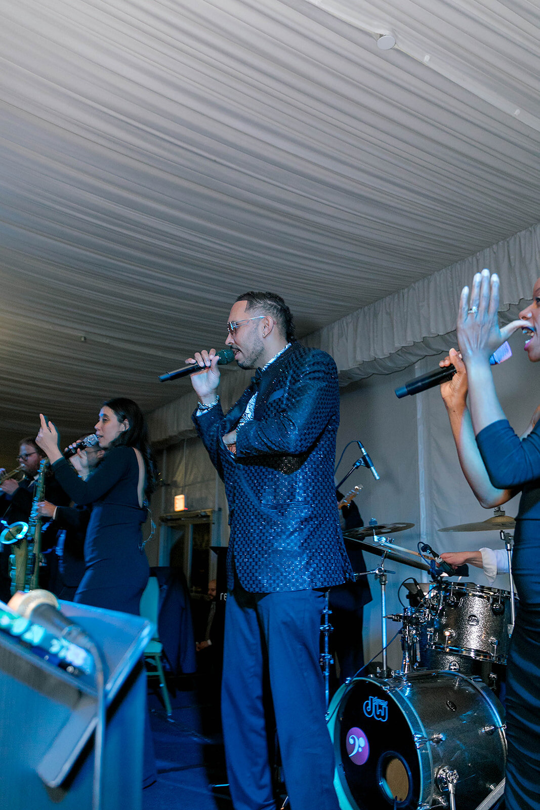 Eliana-Melmed-Photography-Chicago-LosAngeles-Jewish-WeddingPhotography-Dancefloor-00162