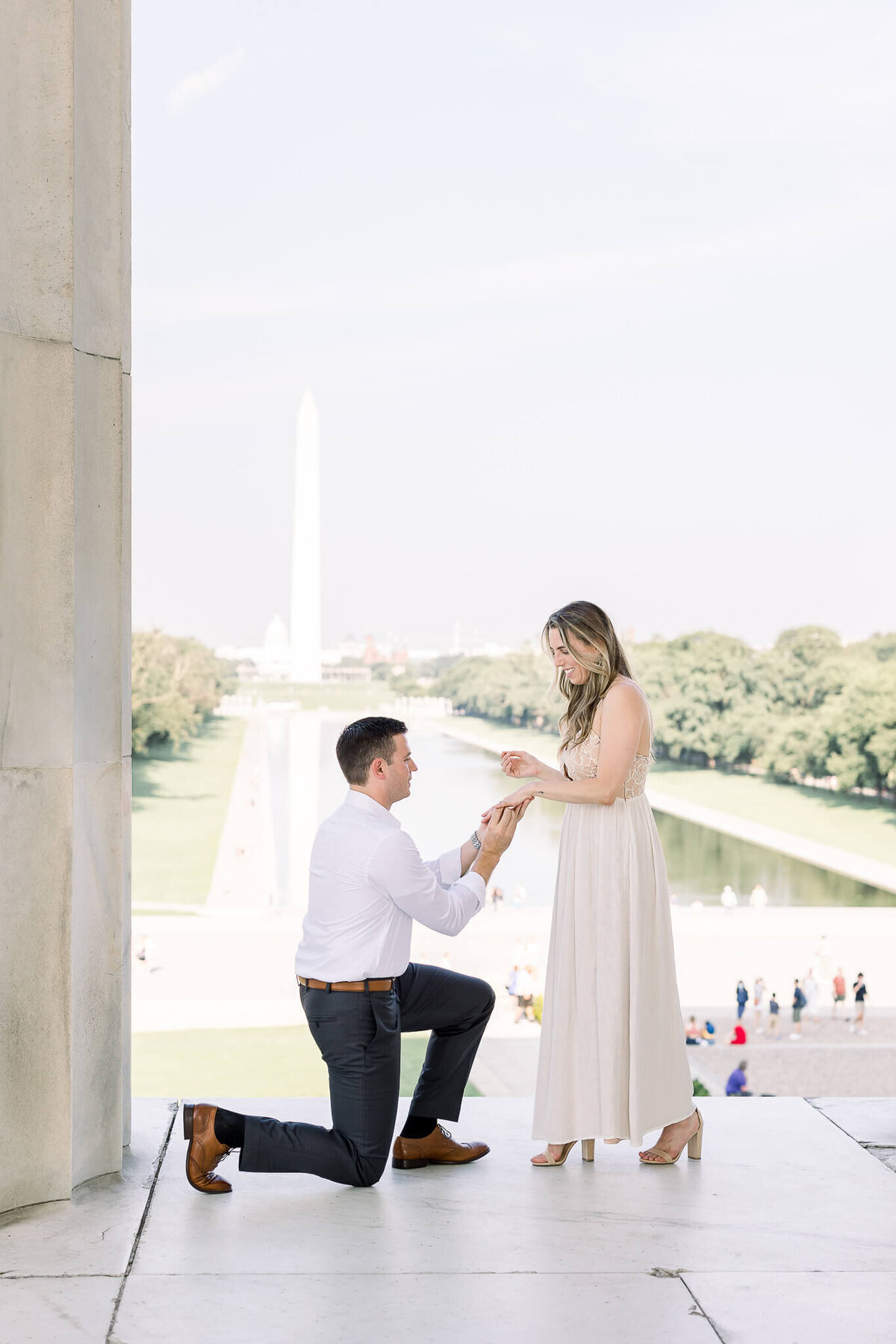 engagement-lincoln-memorial-proposal-photography-washington-DC-virginia-maryland-modern-light-and-airy-classic-timeless-romantic-10