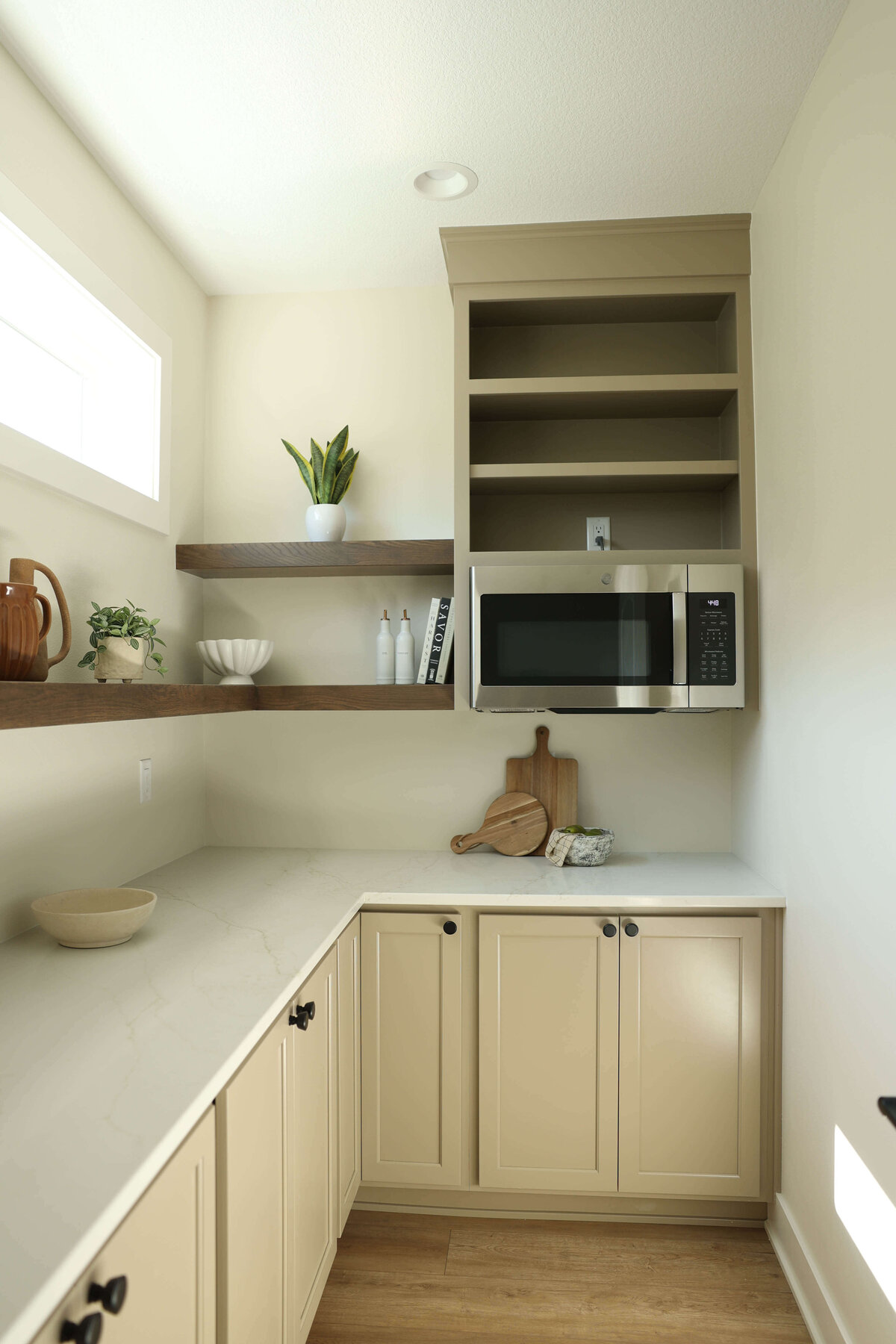 1183-Pantry-Grimes-Central-Iowa-Custom-Home-JRL-Builders-3F1A9057