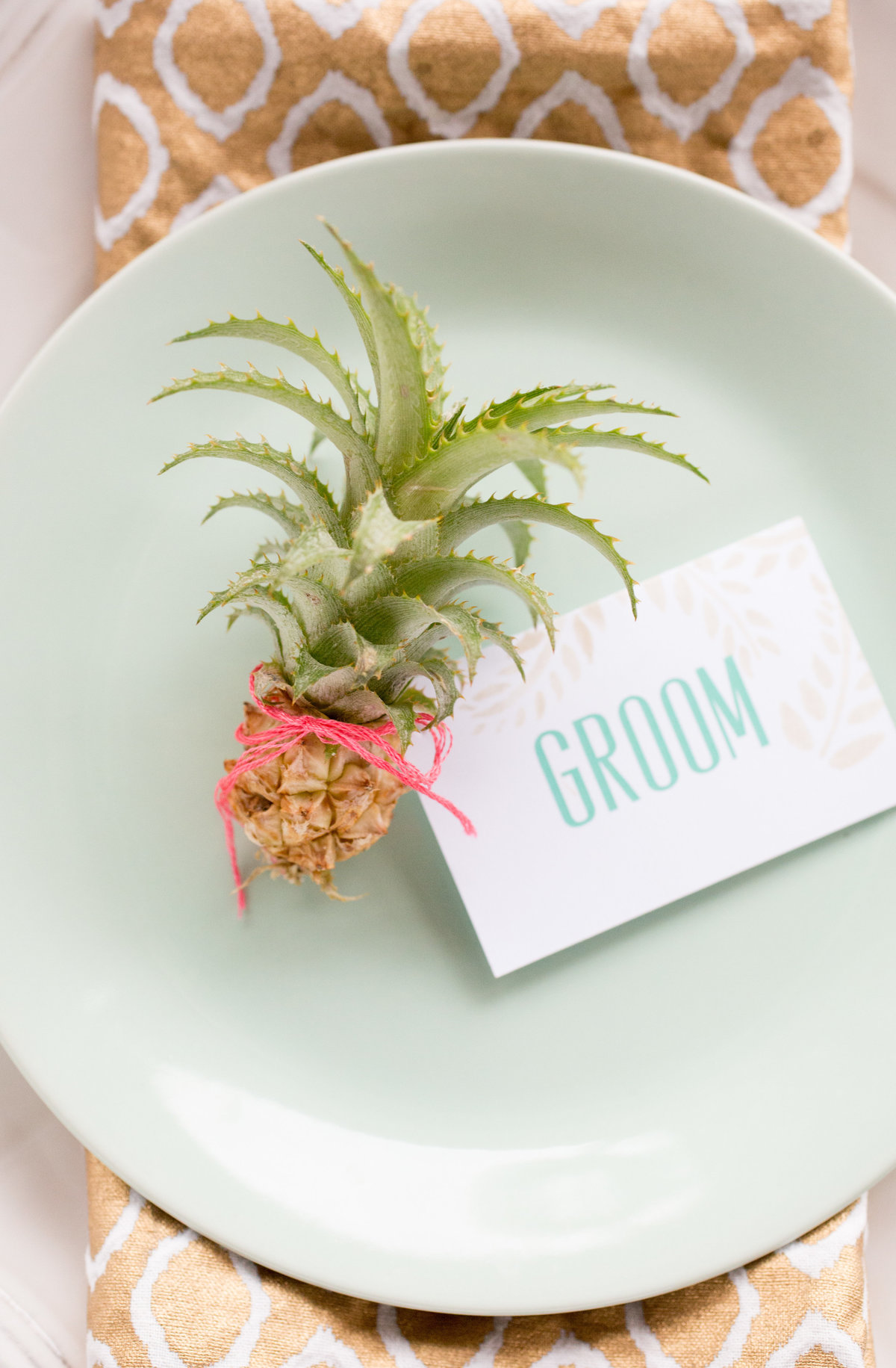 pineapple placecard
