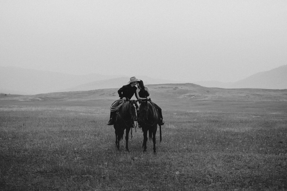 presley-gray-horseback-western-montana-engagement2247