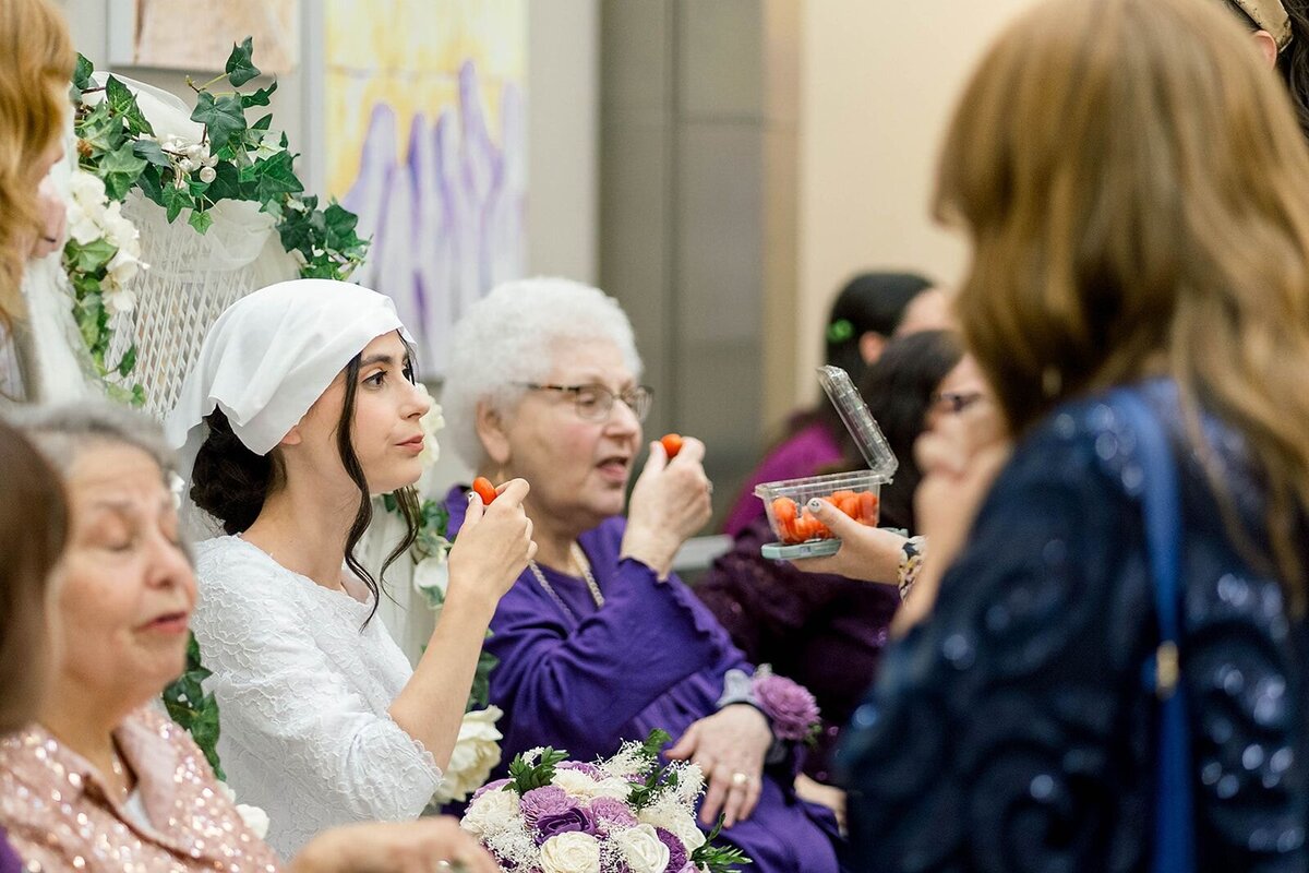 Eliana-Melmed-Photography-Chicago-LosAngeles-Jewish-WeddingPhotographer-CarmiKalman-KabbalatPanim-00081