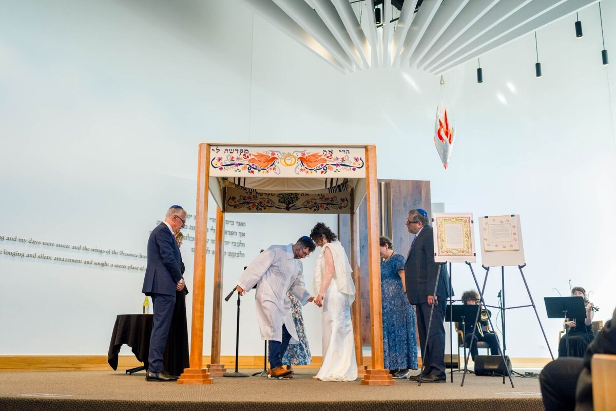 Eliana-Melmed-Photography-Chicago-LosAngeles-Jewish-WeddingPhotography-ShulaNoah-Chuppah-00238