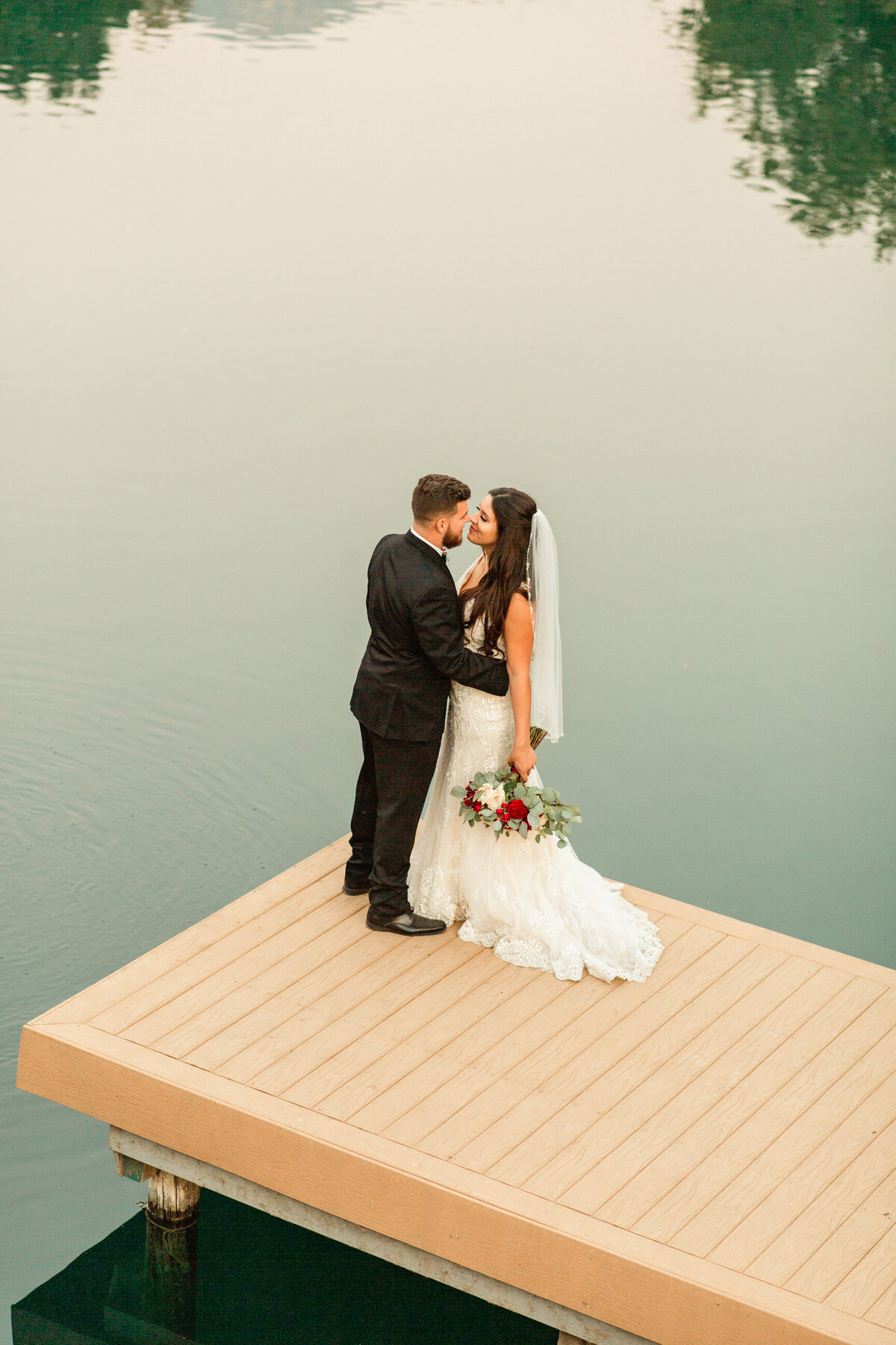 dock-wedding-portraits-lake