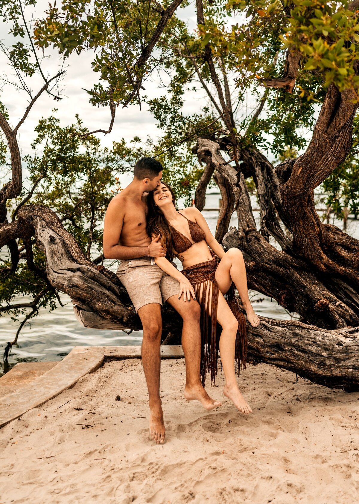 Beach-photographer-Key-Largo-Florida-Ocean-Couple-14