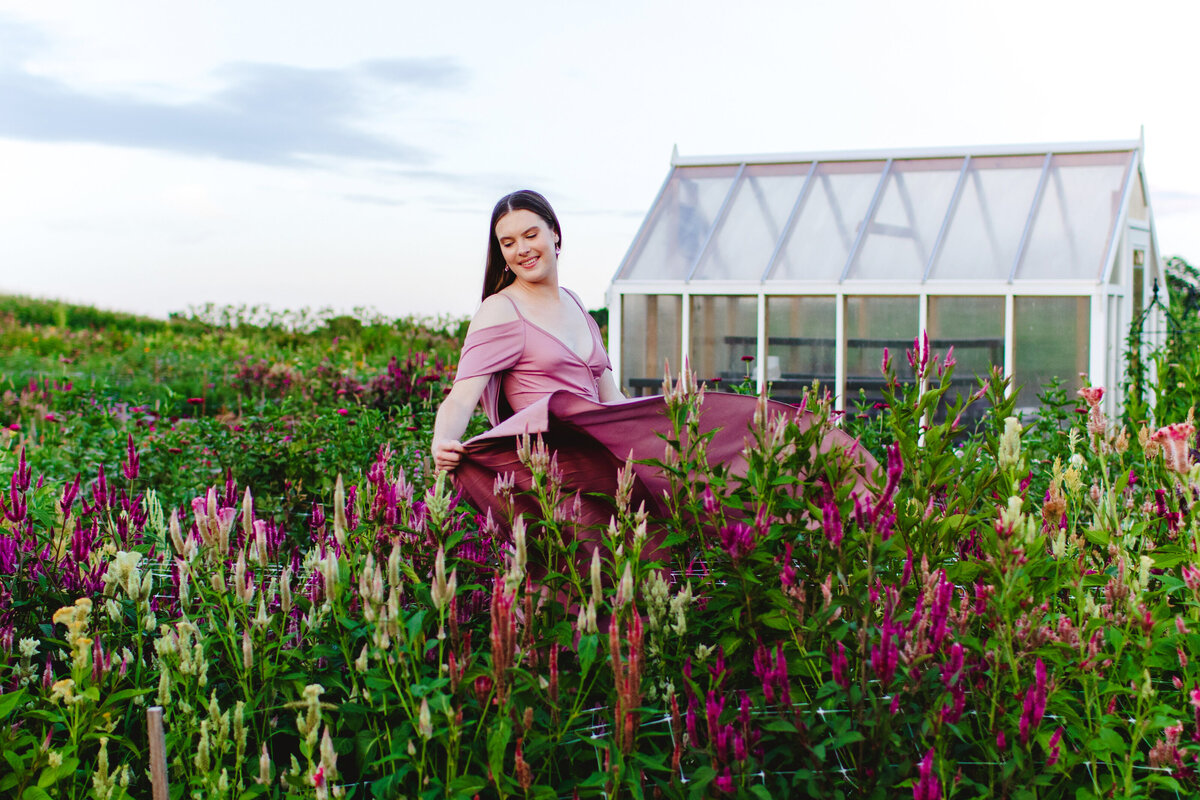 Wildflower-farm-senior-pictures-Central-PA-greenhouse-summer