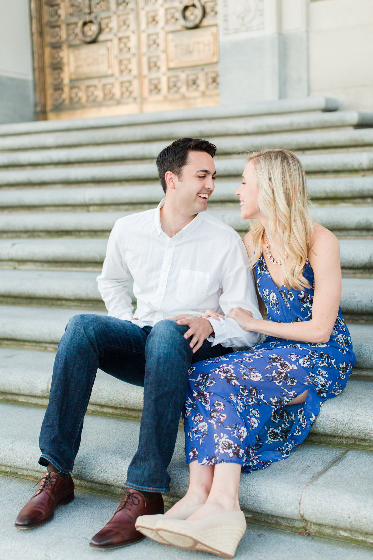 Indianapolis War Memorial Downtown Engagement Session Sunrise Sami Renee Photography-5