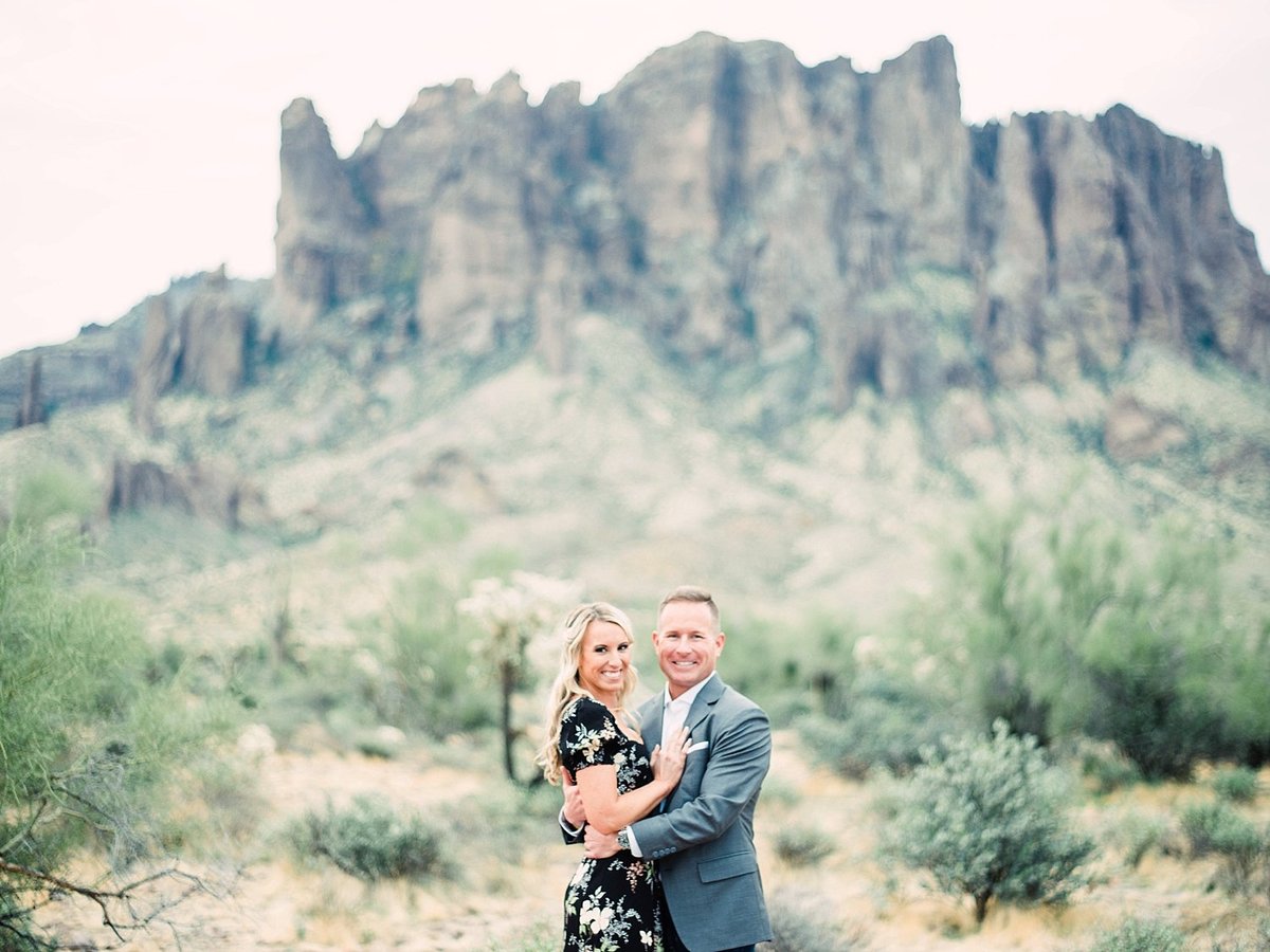 scottsdale-arizona-wedding-photographer-engagement-desert_0107