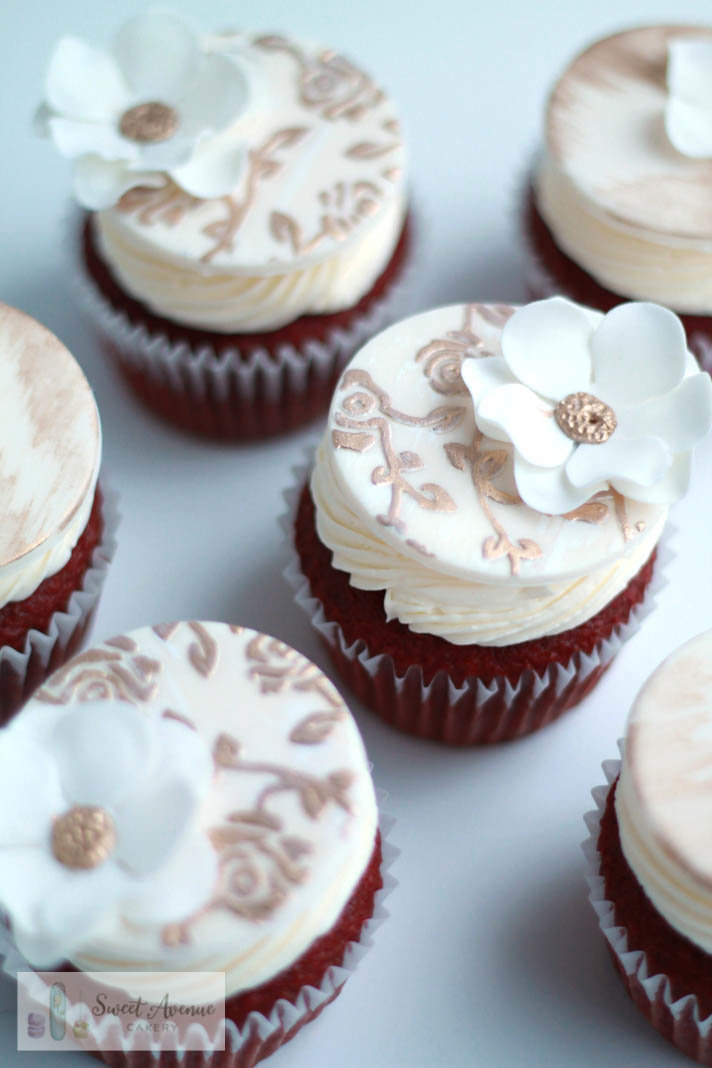 ivory and gold vintage cupcakes
