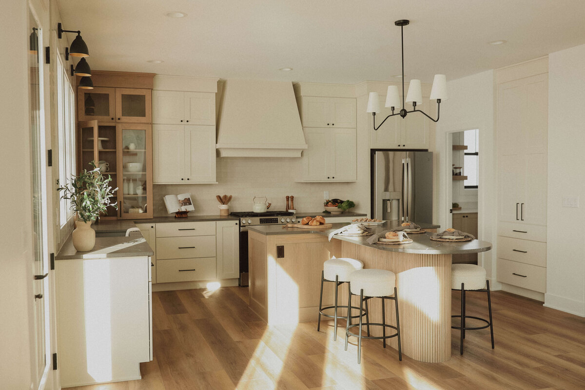 2802-Kitchen-Grimes-Central-Iowa-Custom-Home-JRL-Builders-3F1A0008