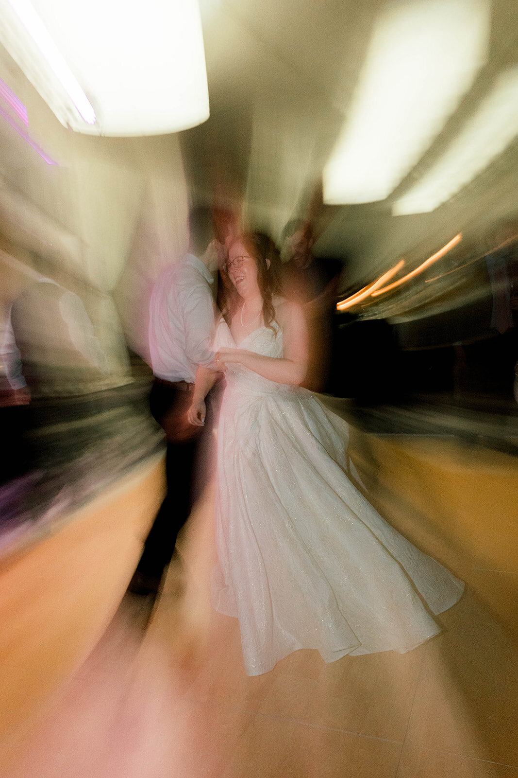Eliana-Melmed-Photography-Chicago-LosAngeles-Jewish-WeddingPhotography-Dancefloor-00099