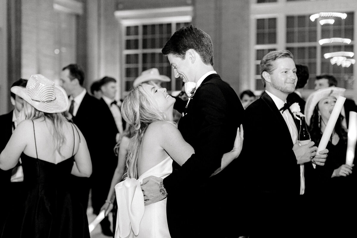 Madison & Michael's Wedding at Union Station | Dallas Wedding Photographer | Sami Kathryn Photography-227