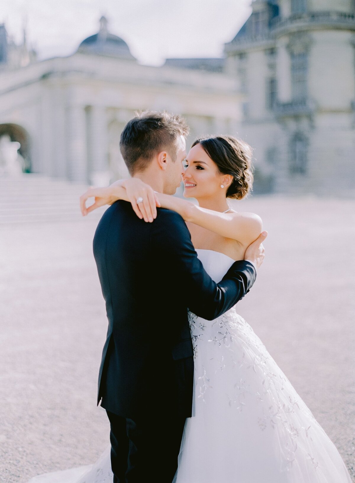 chateau-de-chantilly-luxury-wedding-phototographer-in-paris (47 of 59)
