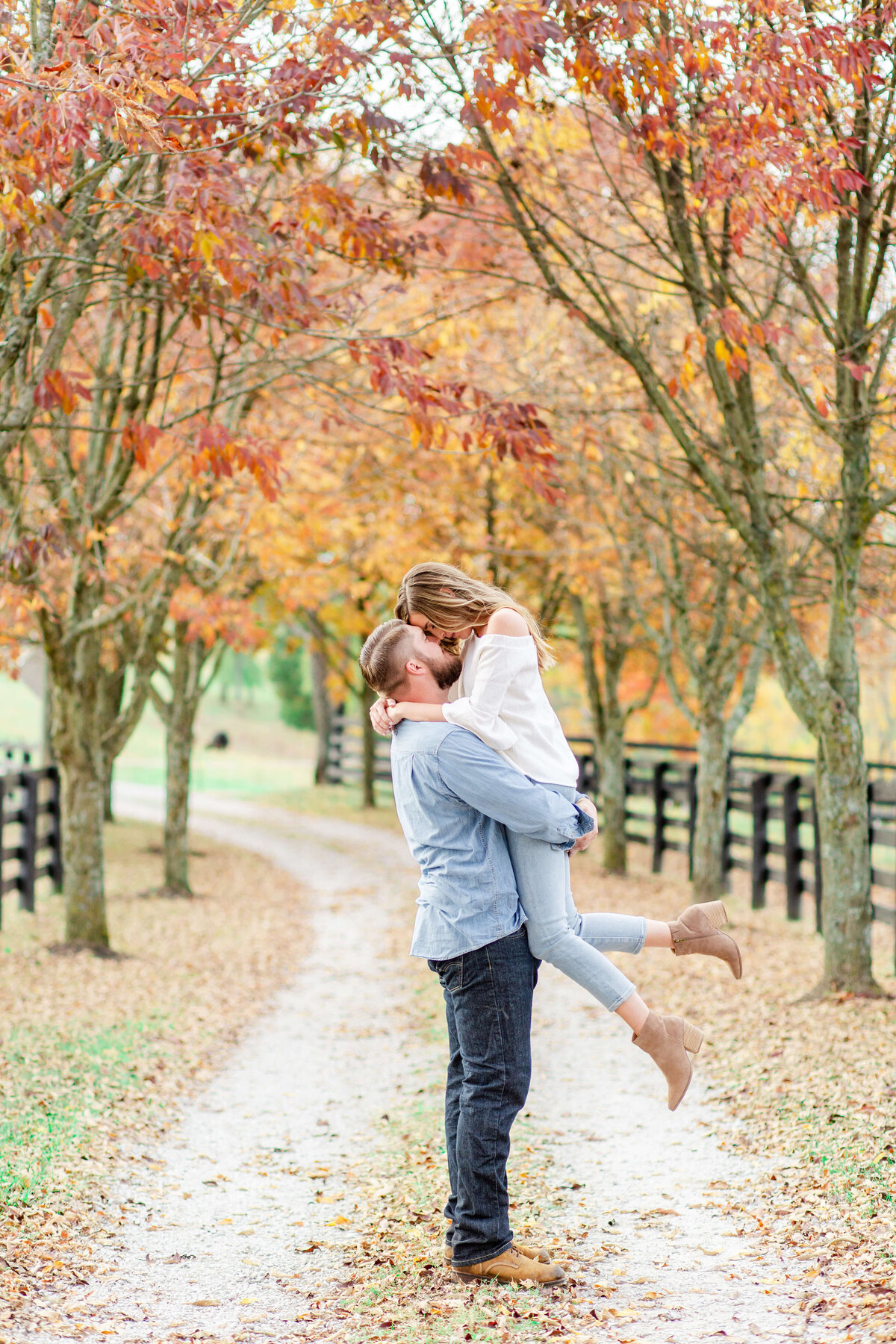 Fall-leaves-engagement-session-light-and-airy-wedding-photographer-Bethany-Lane-1