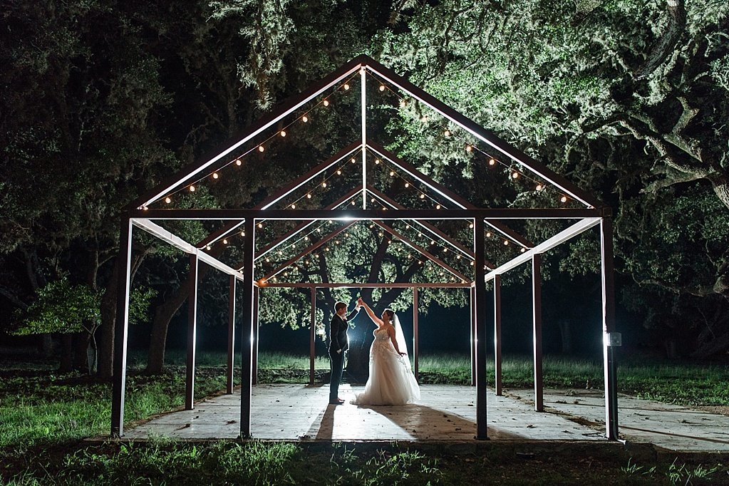 The Oaks at Boerne Wedding Photos by Allison Jeffers Photography_0149