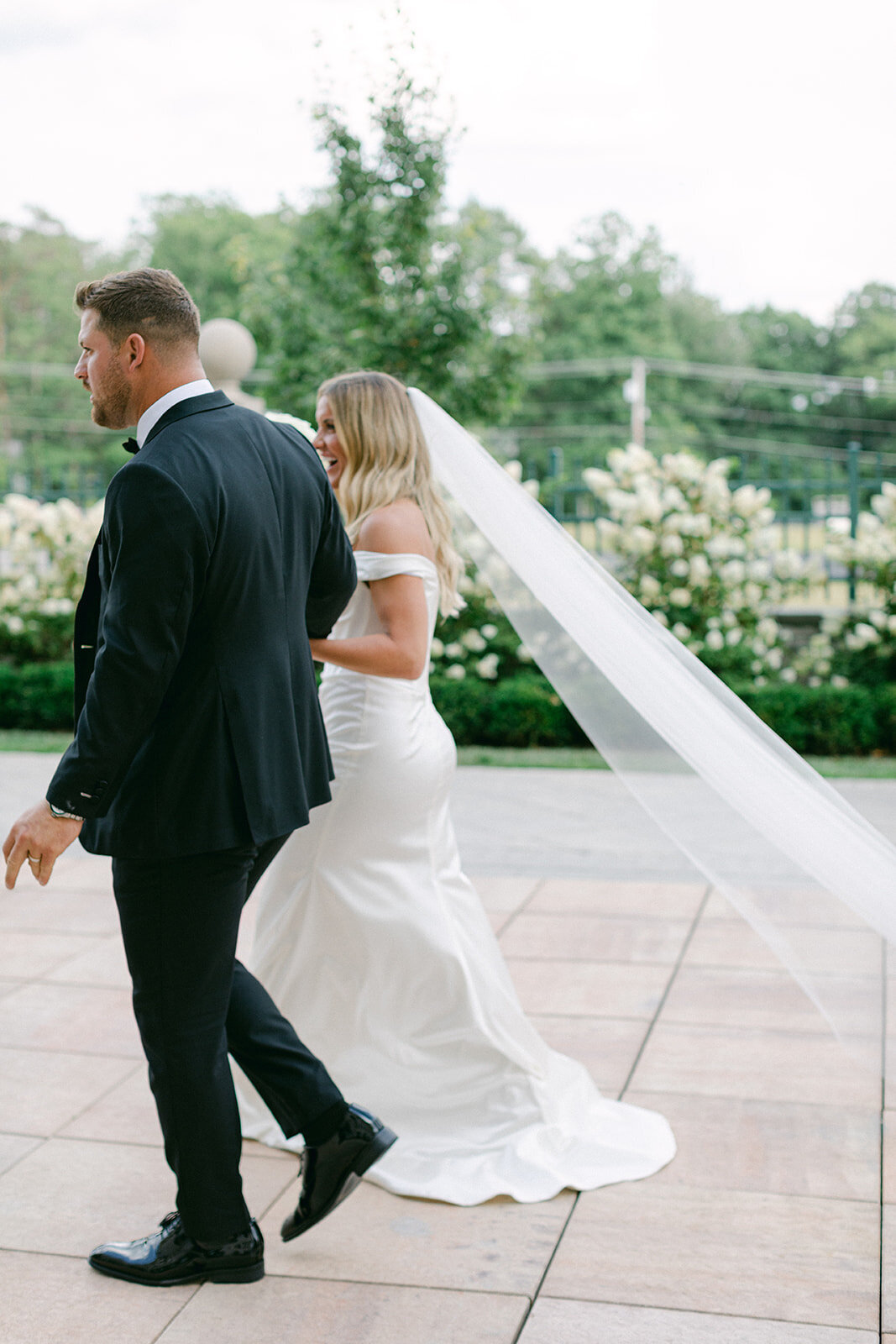 Meg Lee is a luxury Pittsburgh wedding photographer specializing in timeless, editorial, and heartfelt wedding photography for modern couples.