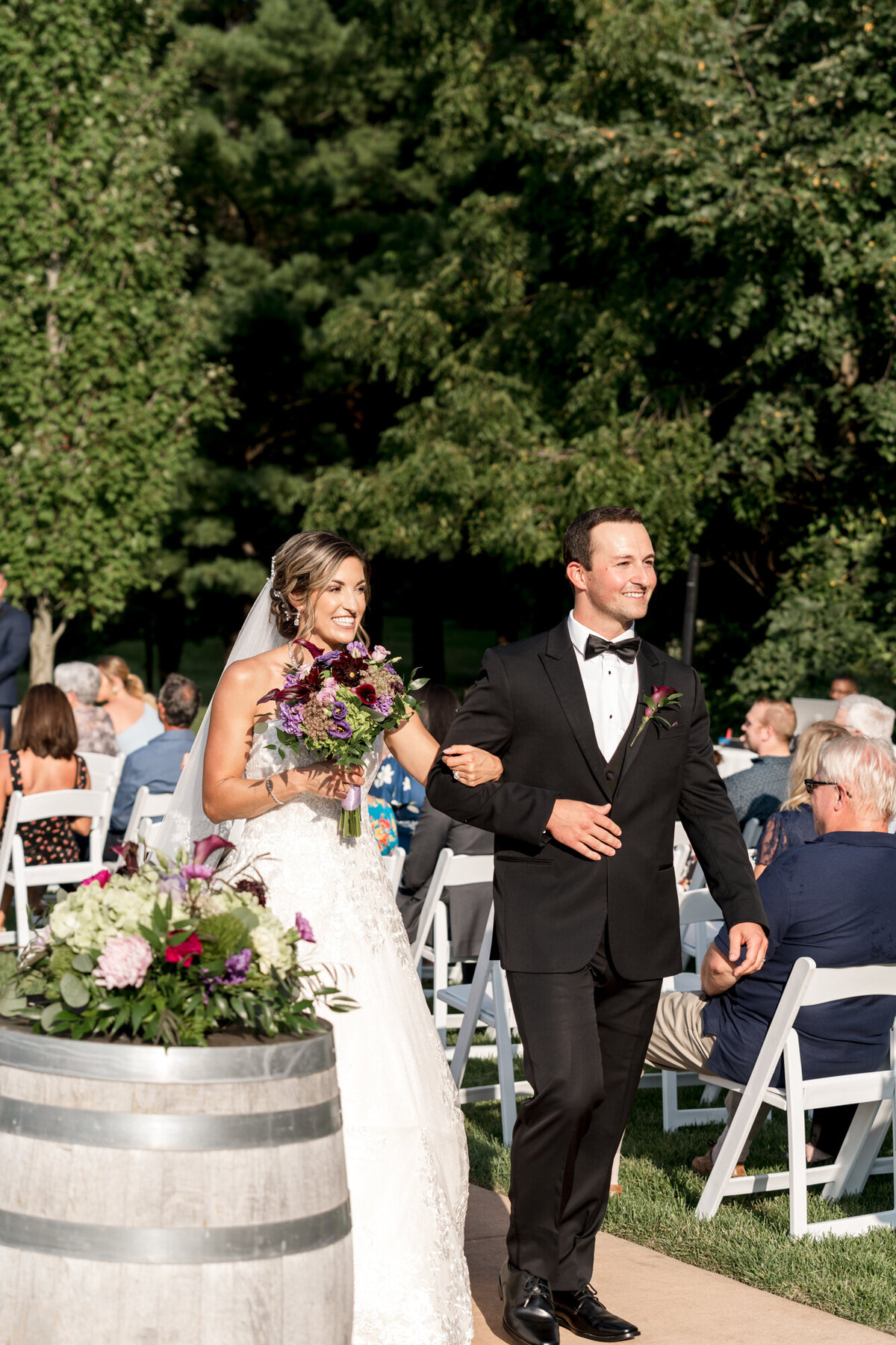 Summer-Wedding-DC-Estate-Winery-Beloit-Illinois-Meg-Dunn-Photography-153