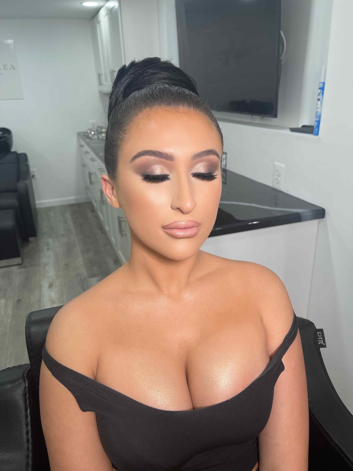 Facetune_21-03-2021-12-13-21