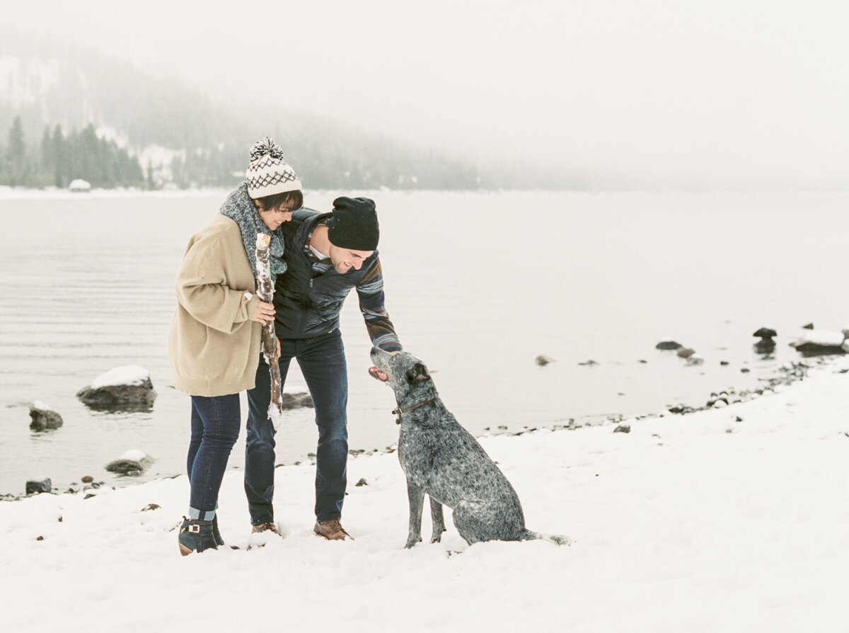 Lake-Tahoe-Winter-wedding-engagement-photo002