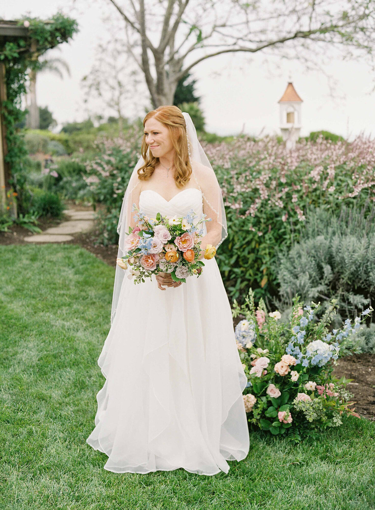15santa-barbara-estate-wedding-planner-bridal-bouquet-yellow-orange-blue-white-pink-pastels