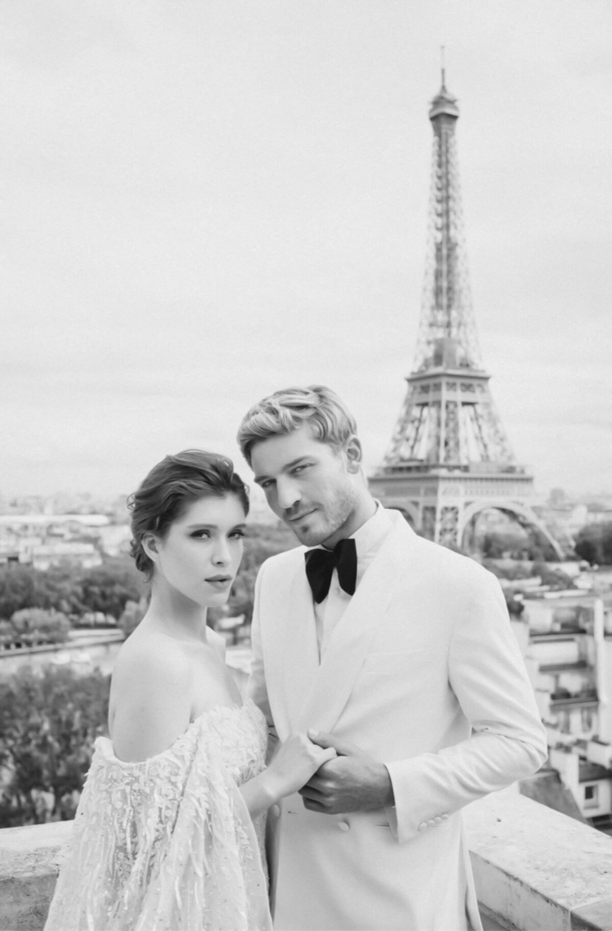 Rooftop wedding in Paris eiffel tower view terrace