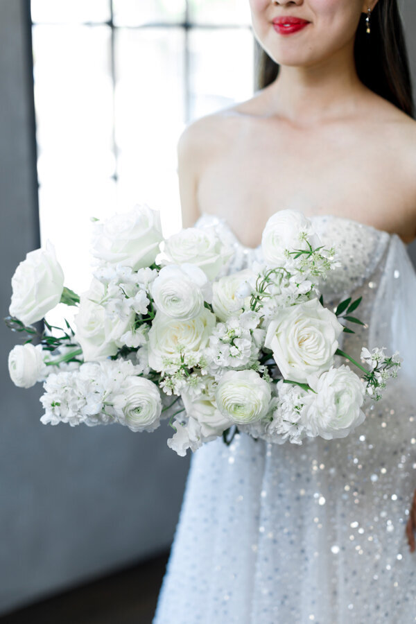 violet-arden-floral-classic-white-bouquet