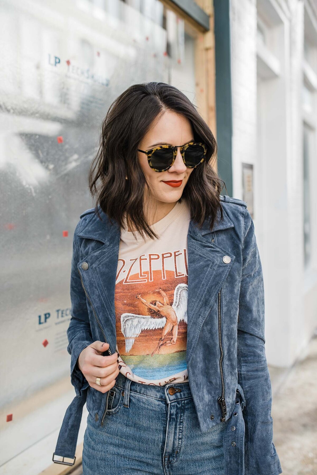 blue-suede-jacket-graphic-tee-vintage-jeans-style-blogger-outfit-ideas-for-date-night-My-Style-VIta-3