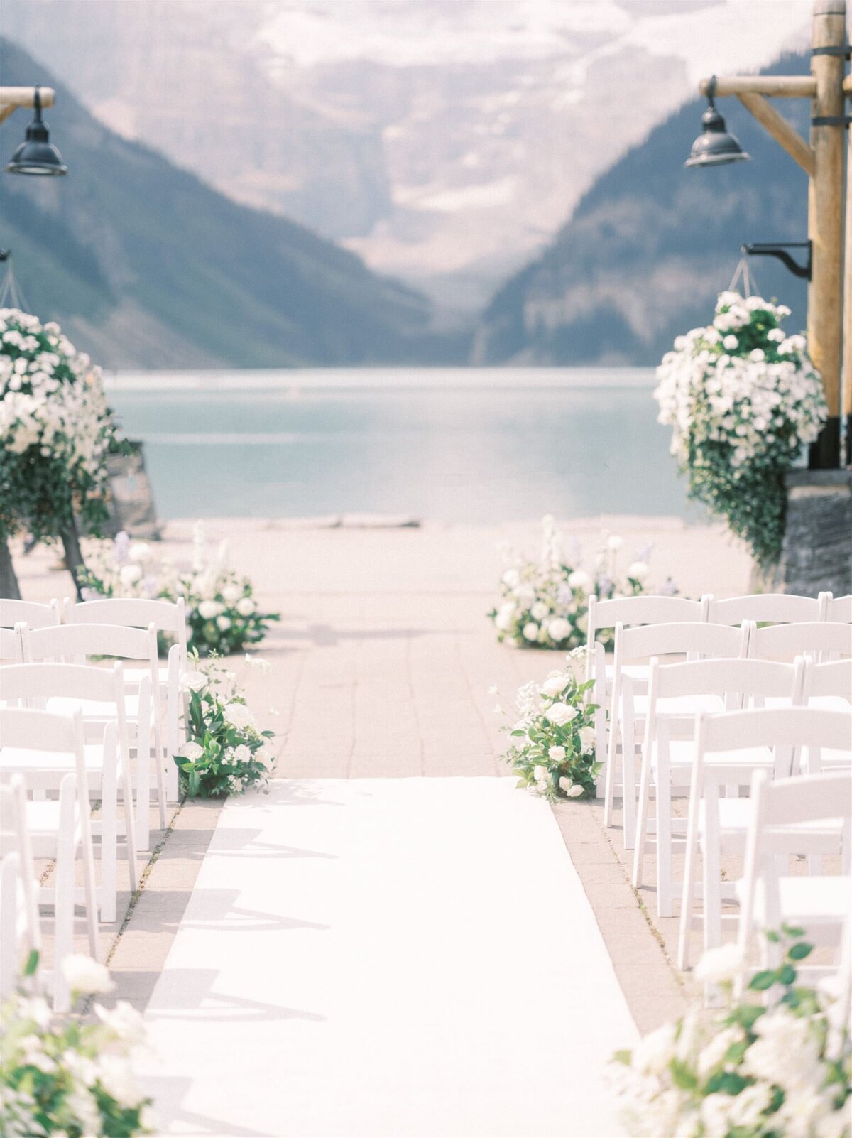 calgary-wedding-photographers-nicole-sarah-fairmont-chateau-lake-louise-AC-131_websize