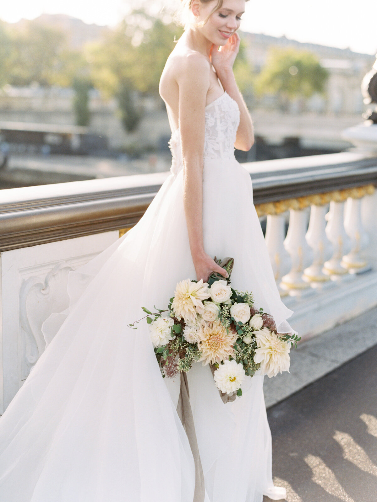 petit-palais-elopement-paris-wedding-photographer-mackenzie-reiter-photography-pont-alexandre-bridge-paris-france-22