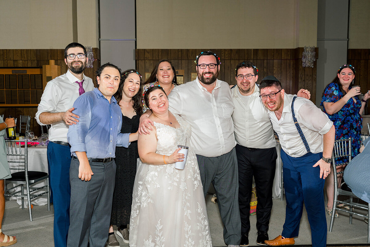 Eliana-Melmed-Photography-Chicago-LosAngeles-Jewish-WeddingPhotography-ElianaSklar-DanceFloor-00401