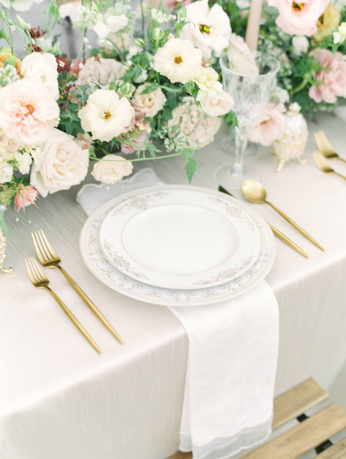 Novalee-Events-Nemacolin-Pennsylvania-Wedding-Planner-Blush-Color-Palette-Table-Decor-1 copy