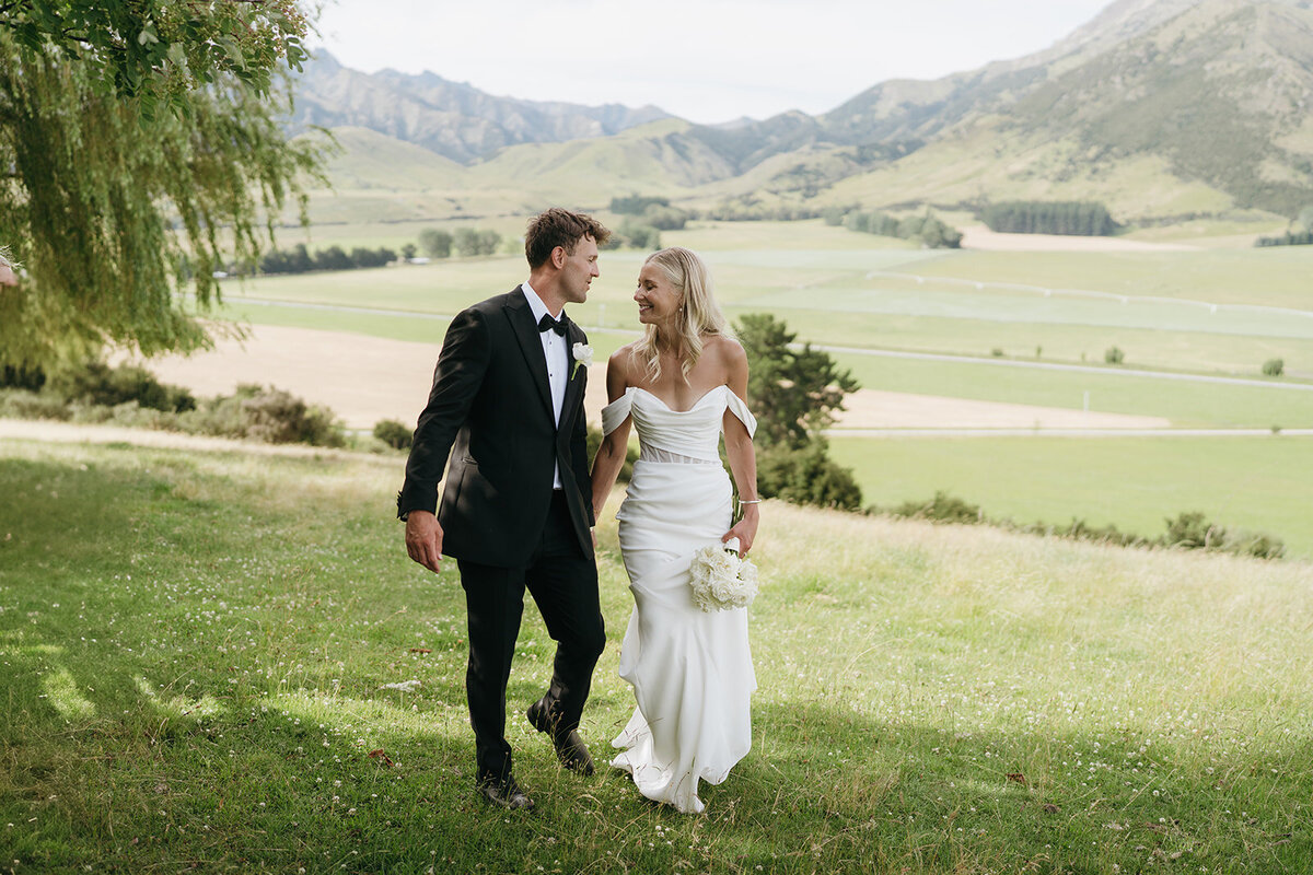 Melissa Clark Photography - Queenstown Wedding Photographer - Brenna & Taylor - Lookoutlodge Wedding-552