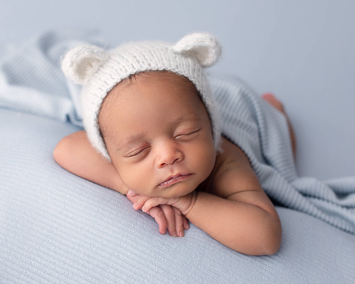 akron-newborn-photographer-kendrahdamis (2 of 2)