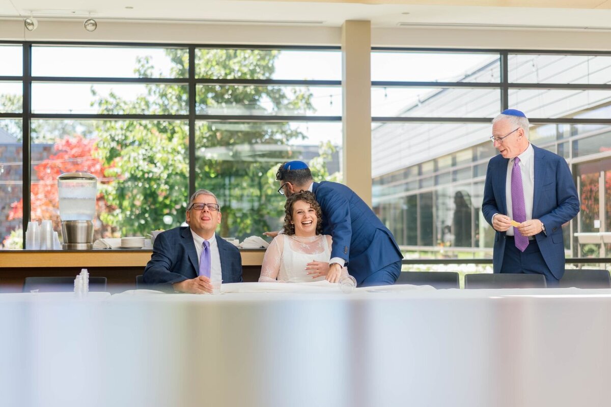 Eliana-Melmed-Photography-Chicago-LosAngeles-Jewish-WeddingPhotography-ShulaNoah-Tisch-00040