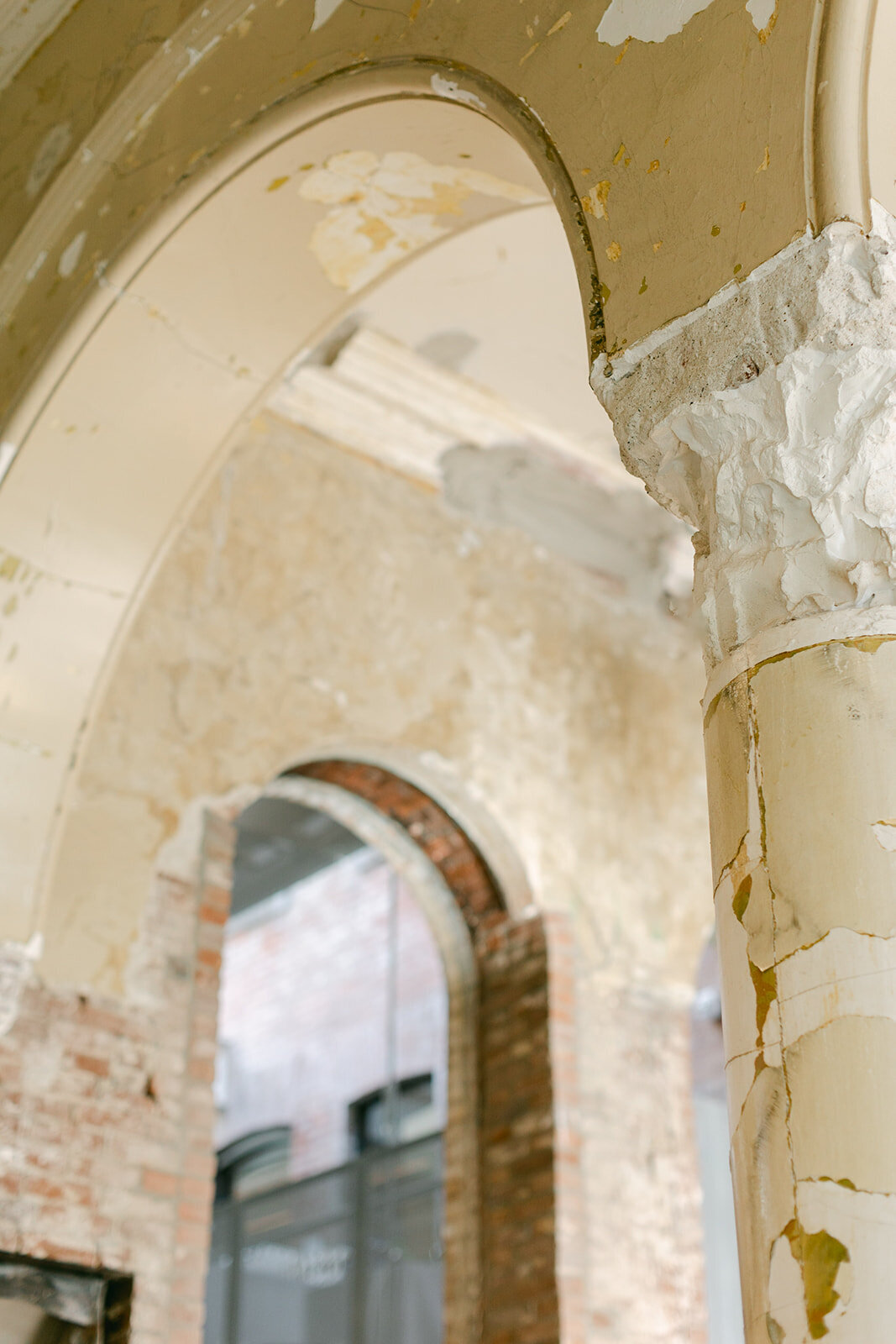 Meg Lee is a luxury Pittsburgh wedding photographer specializing in timeless, editorial, and heartfelt wedding photography for modern couples.