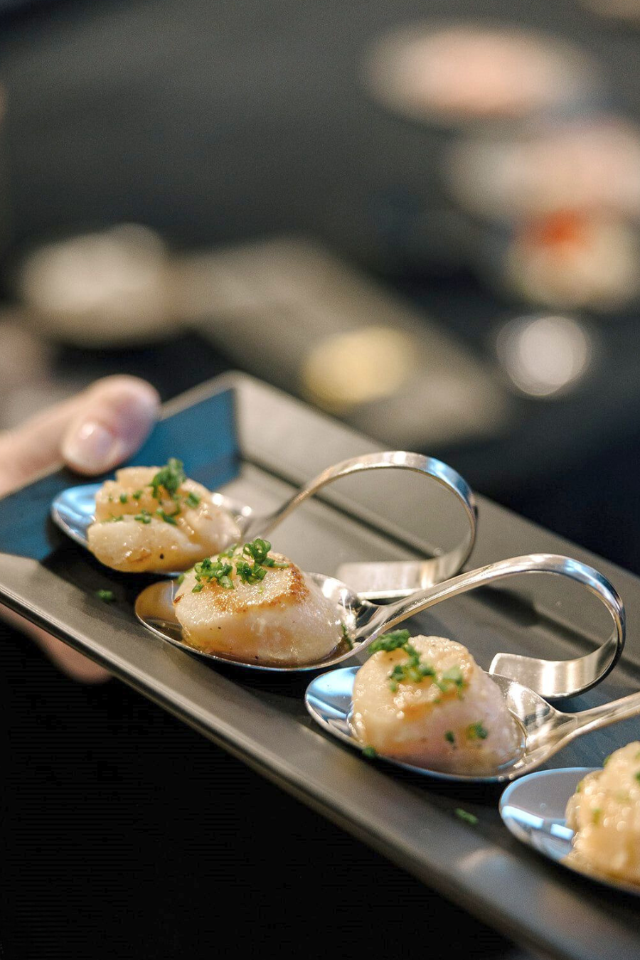 black-gold-thirty-birthday-party-scallops-appetizer-canape